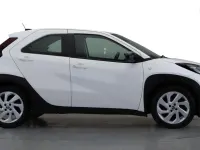 Used Toyota Aygo X X-pure 72 HP (52 kW) 2022 White SUV