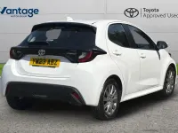 Used Toyota Yaris 113 HP (83 kW) 2023 White Hatchback