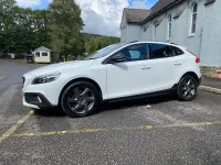 Used Volvo V40 120 HP (88 kW) 2016 White Hatchback
