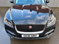 Used Jaguar F-Pace Portfolio 180 HP (132 kW) 2016 Black SUV
