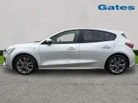 Usado Ford Focus ST-Line 125 HP (91 kW) 2024 Prateado Citadino
