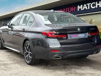 Usado BMW 520 M Sport 190 CV (139 kW) 2023 Gris Berlina