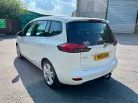 Used Vauxhall Zafira SRi 170 HP (125 kW) 2015 White MPV
