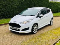 Used Ford Fiesta Zetec 2013 White Hatchback