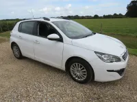 Gebraucht Peugeot 308 Access 100 PS (73 kW) 2017 Weiß Kleinwagen