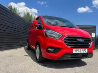 Used Ford Transit Custom Limited 130 HP (95 kW) 2019 Red Van