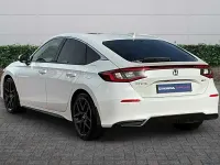 Used Honda Civic Advance 184 HP (135 kW) 2022 Platinum white Hatchback