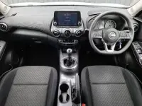 Używany Nissan Juke Acenta 114 KM (83 kW) 2023 Biały SUV
