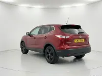 Used Nissan Qashqai N-Connecta 115 HP (84 kW) 2017 Red SUV