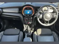 Używany Mini Cooper Classic 134 KM (98 kW) 2018 Srebrny Hatchback