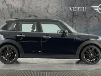 Usado Mini Cooper Exclusive 136 CV (100 kW) 2024 Negro Utilitario
