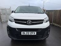 Second-hand Vauxhall Vivaro 100 CP (73 kW) 2022 Alb Monovolum