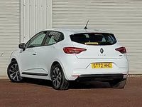 Used Renault Clio V Evolution 145 HP (106 kW) 2022 White Hatchback