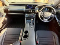 Usado Lexus IS300h Sport Line 223 CV (164 kW) 2016 Plateado Berlina