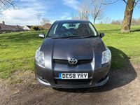 Usado Toyota Auris 101 HP (74 kW) 2009 Cinzento Citadino