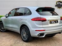Used Porsche Cayenne 262 HP (192 kW) 2016 Silver SUV