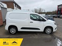 Second-hand Vauxhall Combo Sportive 100 CP (73 kW) 2019 Alb Monovolum
