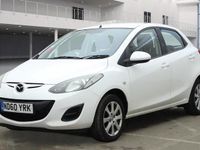 Begagnad Mazda 2 2011 Vit Halvkombi