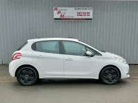 Used Peugeot 208 Access 82 HP (60 kW) 2013 White Hatchback