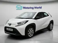 Usado Toyota Aygo X PURE 72 CV (52 kW) 2022 Blanco SUV