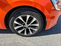 Used Renault Clio V Iconic 90 HP (66 kW) 2021 Valencia orange  Hatchback
