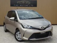 Used Toyota Yaris Design 99 HP (72 kW) 2015 Beige Hatchback