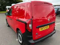 Używany Renault Kangoo 2023 Czerwony Minivan