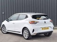 Used Renault Clio V Evolution 90 HP (66 kW) 2024 White Hatchback