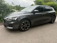 Begagnad Ford Focus ST-Line X 125 HK (91 kW) 2022 Grå Halvkombi