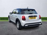 Używany Mini Cooper Classic 136 KM (100 kW) 2021 Srebrny Hatchback