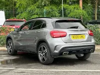 Usado Mercedes GLA180 AMG line 122 HP (89 kW) 2020 Cinzento SUV