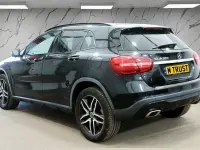 Usado Mercedes GLA180 Urban 122 HP (89 kW) 2019 Preto SUV