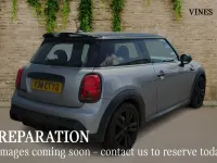 Usado Mini Cooper Hatch 134 CV (98 kW) 2023 Plateado Utilitario