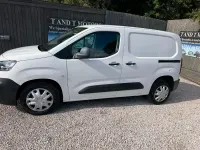 Used Citroën Berlingo Start 100 HP (73 kW) 2019 White MPV