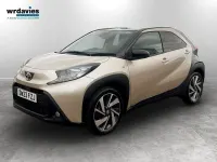 Used Toyota Aygo X 72 HP (52 kW) 2023 Ginger beige bi tone SUV