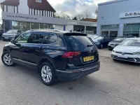 Gebraucht VW Tiguan Allspace Life 150 PS (110 kW) 2023 Schwarz SUV