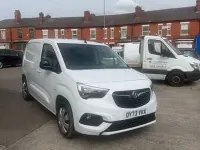 Usado Vauxhall Combo 100 CV (73 kW) 2023 Blanco Monovolumen