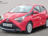 Used Toyota Aygo X-play 72 HP (52 kW) 2020 Red pop Hatchback
