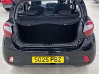 Used Hyundai i10 Advanced 63 HP (46 kW) 2025 Black Hatchback