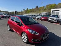 Usado Ford Fiesta Vignale 100 CV (73 kW) 2018 Rojo Utilitario