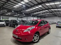 Begagnad Nissan Leaf Acenta 80 kW (109 HK) 2016 Röd Halvkombi