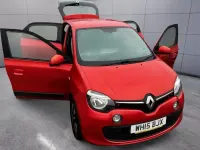 Used Renault Twingo Play 70 HP (51 kW) 2015 Red Hatchback