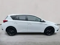 Used Toyota Auris Hybrid Design 2017 White Hatchback