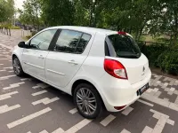 Used Renault Clio II Dynamique 2011 White Hatchback