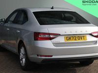 Usado Skoda Superb SE 150 CV (110 kW) 2022 Plateado Utilitario