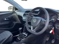 Usado Vauxhall Corsa Design Edition 99 HP (72 kW) 2023 Cinzento Citadino