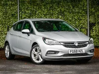 Used Vauxhall Astra SRi 200 HP (147 kW) 2018 Silver Hatchback