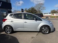 Second-hand Kia Venga 125 CP (91 kW) 2018 Argintiu Hatchback