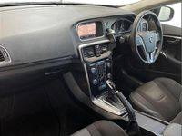 Used Volvo V40 Momentum 120 HP (88 kW) 2018 Black Hatchback