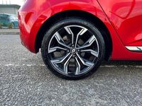 Used Renault Clio V Techno 140 HP (102 kW) 2023 Red Hatchback